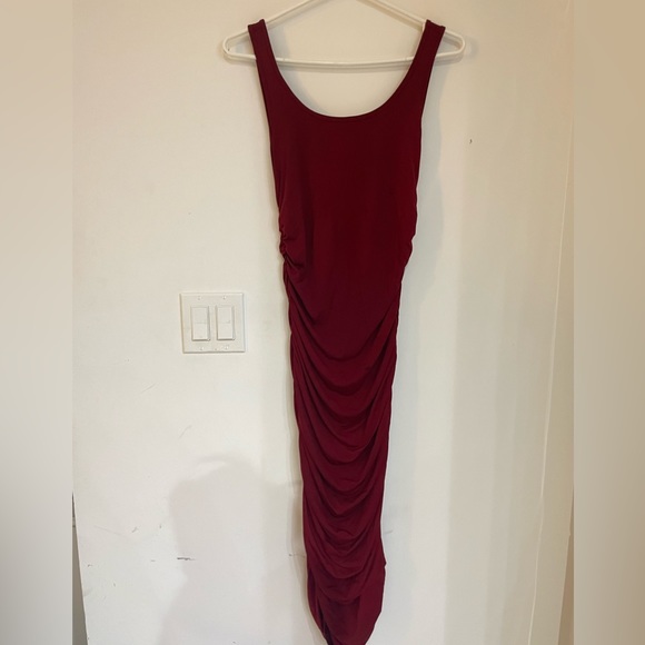 Sexy Solid Red Ruched Bodycon Dress - Never worn - Excellent Condition - Picture 8 of 8